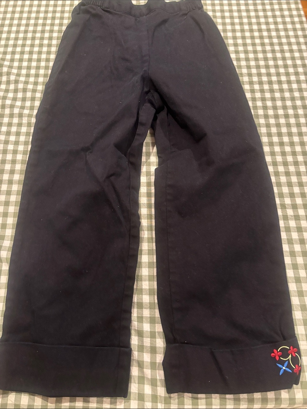 Hanna Andersson Black Straight-Leg Sweatpants with Floral Accent